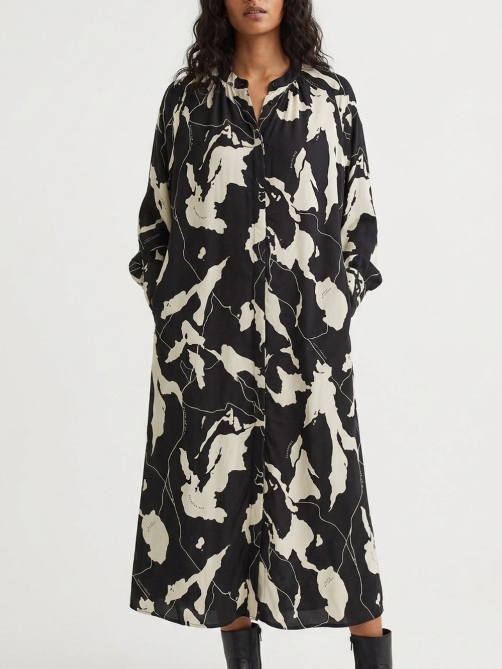 H&M Medium Black and Cream Map Print Long Sleeve Midi Shirt Dress